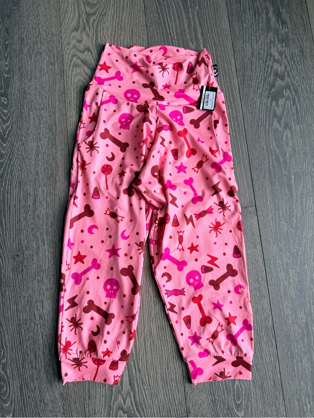Exotica Bad to the Bone Soft to Tough Jogger Capris with Pockets Size Medium